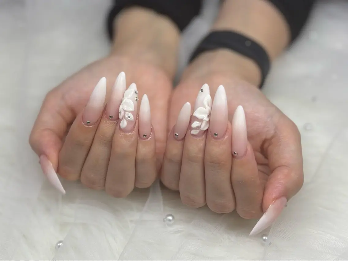 ネイル ANELA サクラのネイルデザイン