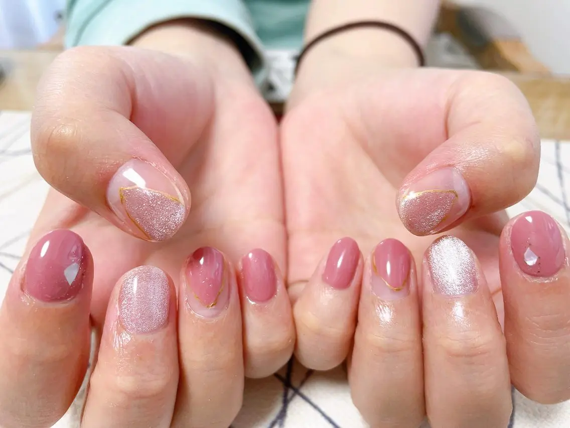 ネイル オーロラネイル フラワーネイル フットネイル フレンチネイル ジェルネイル ハンドネイル mogunail &blowのネイルデザイン
