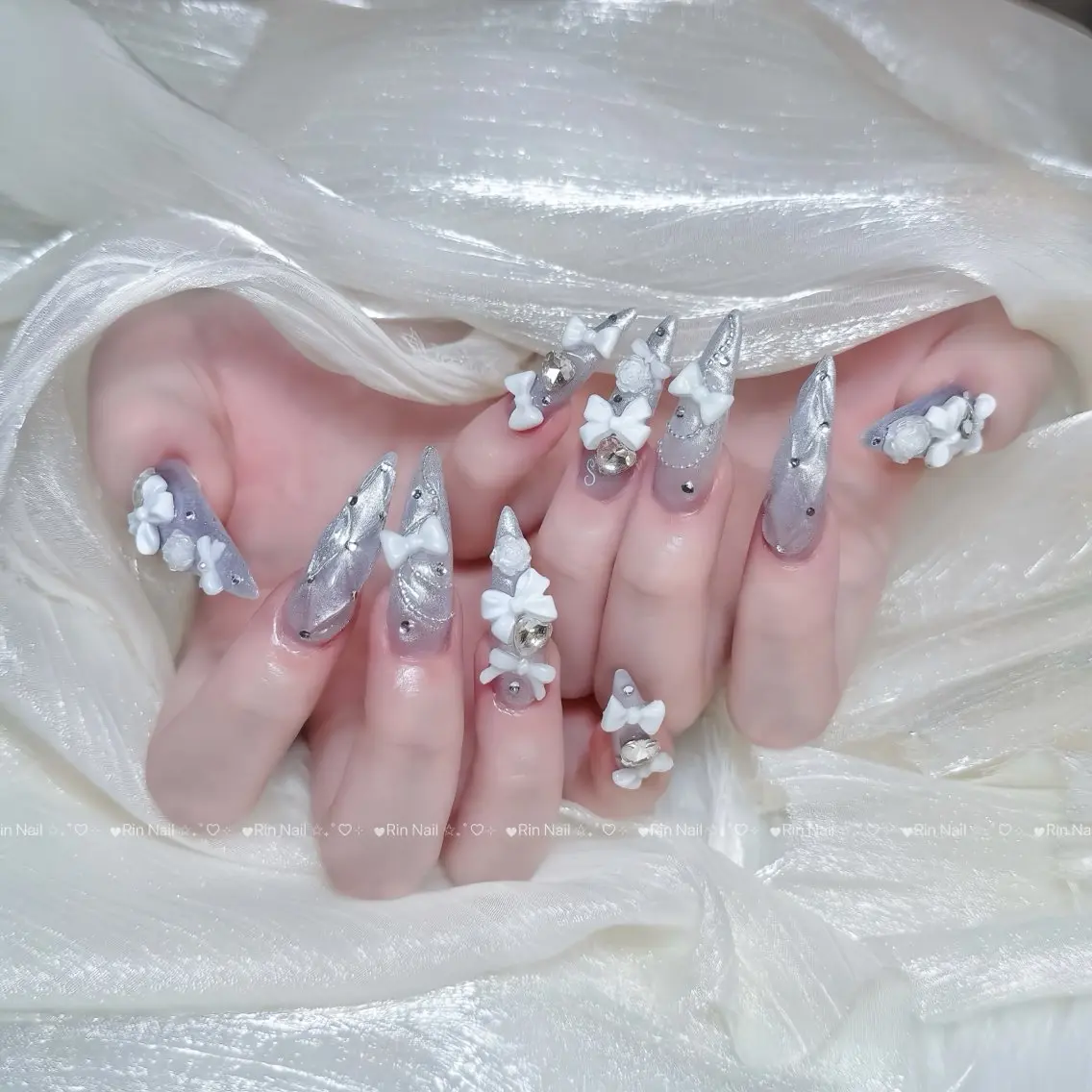 ネイル オーロラネイル ブルー フットネイル ジェルネイル 氷ネイル・うるうるネイル ハンドネイル Rin Nail 新大久保店のネイルデザイン