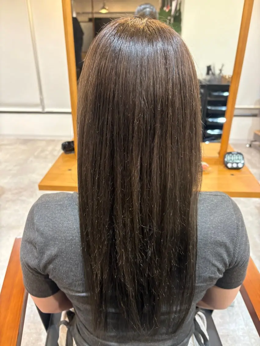 カラー ブリーチ ブラウンカラー ショコラブラウン 透明感カラー 縮毛矯正 ヘアカラー まりん /イエローコーンのヘアスタイル