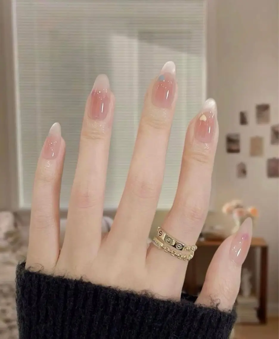 ネイル フレンチネイル グラデーション マグネットネイル マグネットフレンチ Mio Nailのネイルデザイン