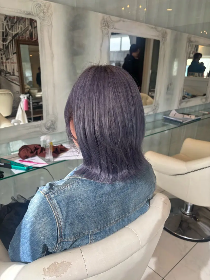 ミディアム カラー 小林 花寧のヘアスタイル