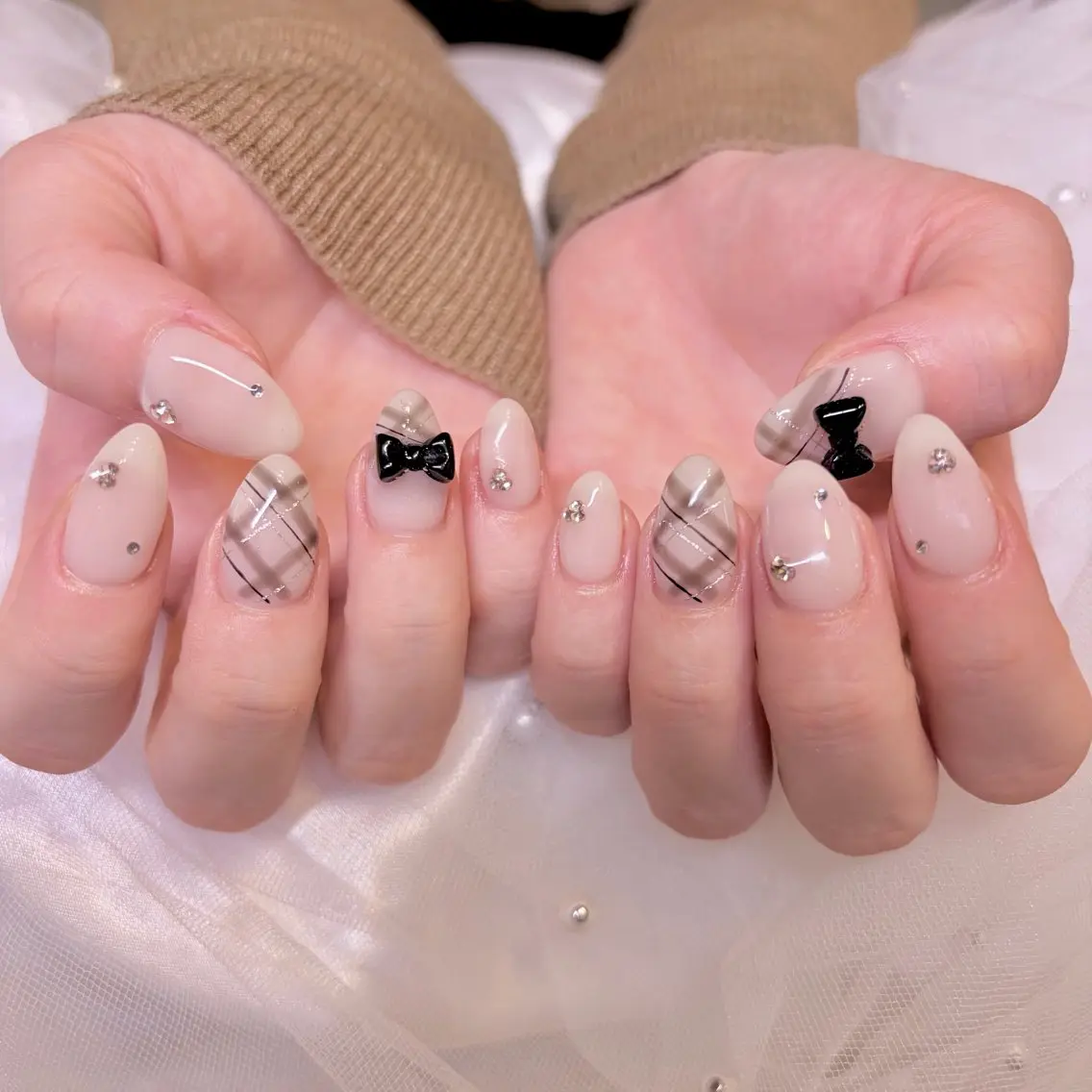 ネイル フレンチネイル ガーリー ハンドネイル nail salon e'mu💐のネイルデザイン