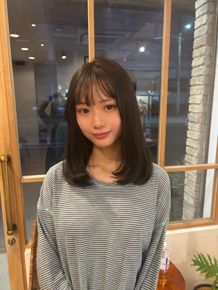 ミディアム カラー 透明感カラー オリーブカラー 祝 莉子のヘアスタイル