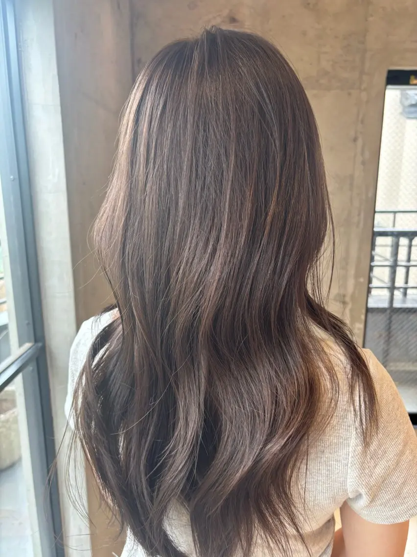 ロング カラー ベージュカラー 透明感カラー KAREN _KITEのヘアスタイル