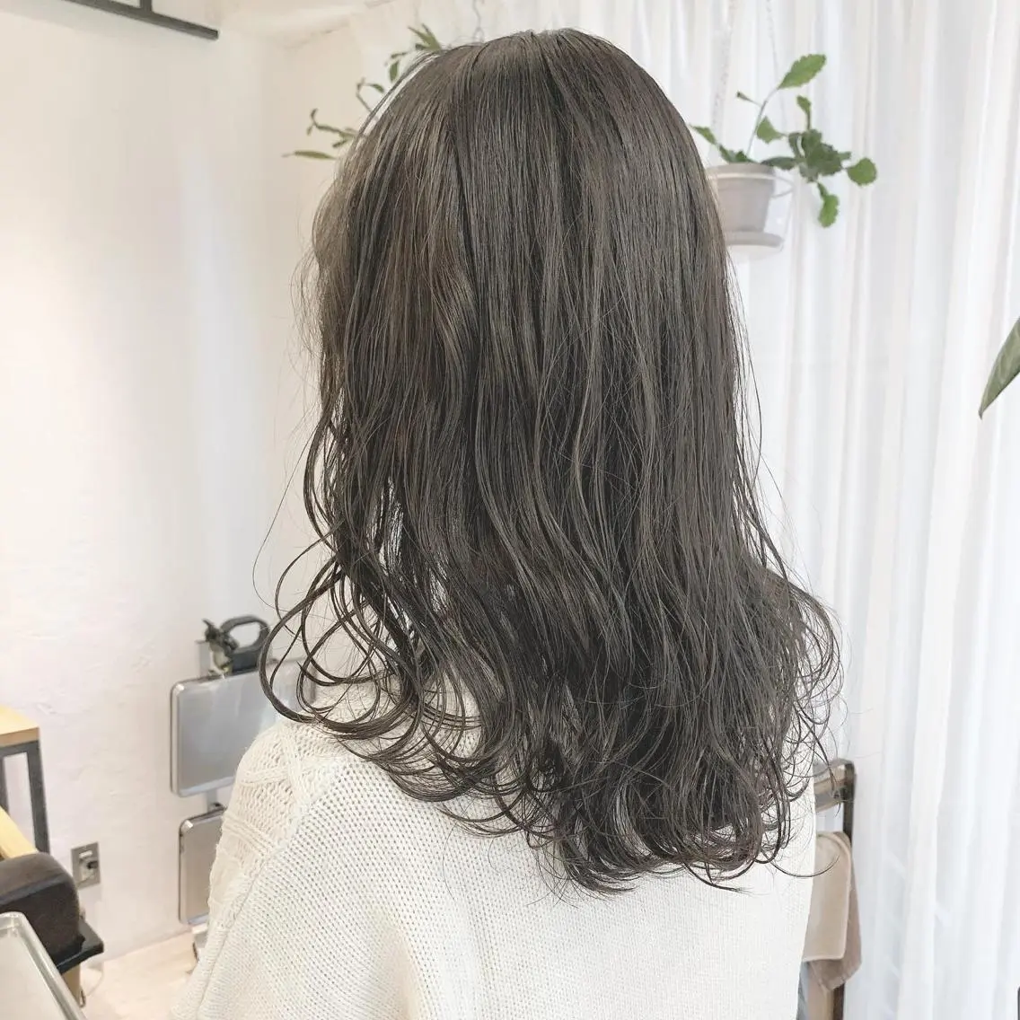 ロング カラー ネイル ハイトーンボブ 前田 表参道　グレージュのヘアスタイル