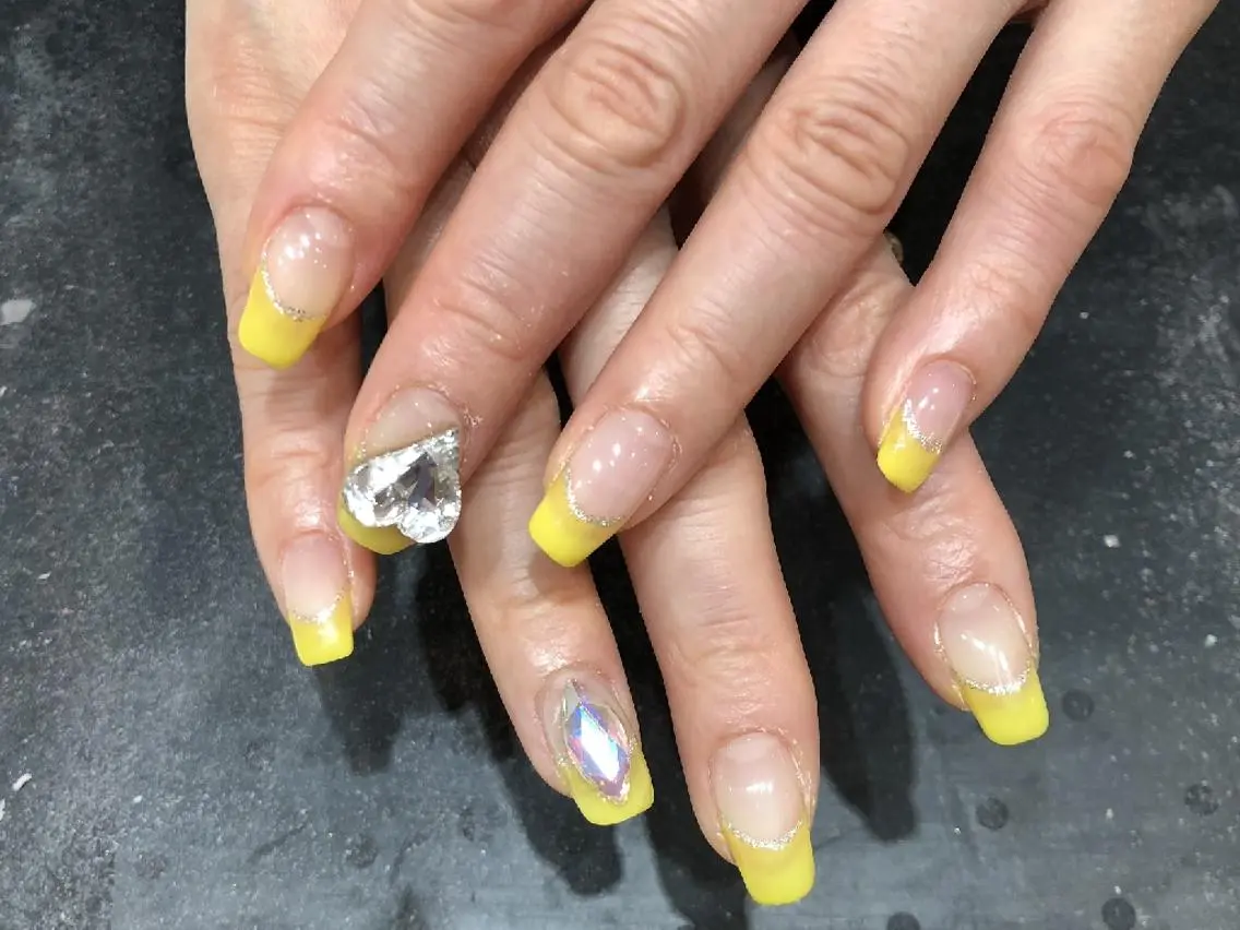ネイル アートネイル フレンチネイル ラメ(グリッター) 金沢 聖美のネイルデザイン
