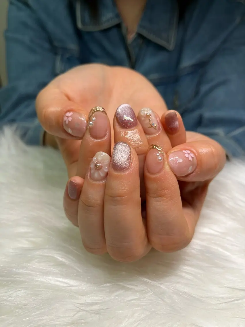 ネイル アートネイル 桜ネイル ホログラムネイル ピンク ぷっくりネイル ハンドネイル 🏠自宅 サロン💅natsuのネイルデザイン