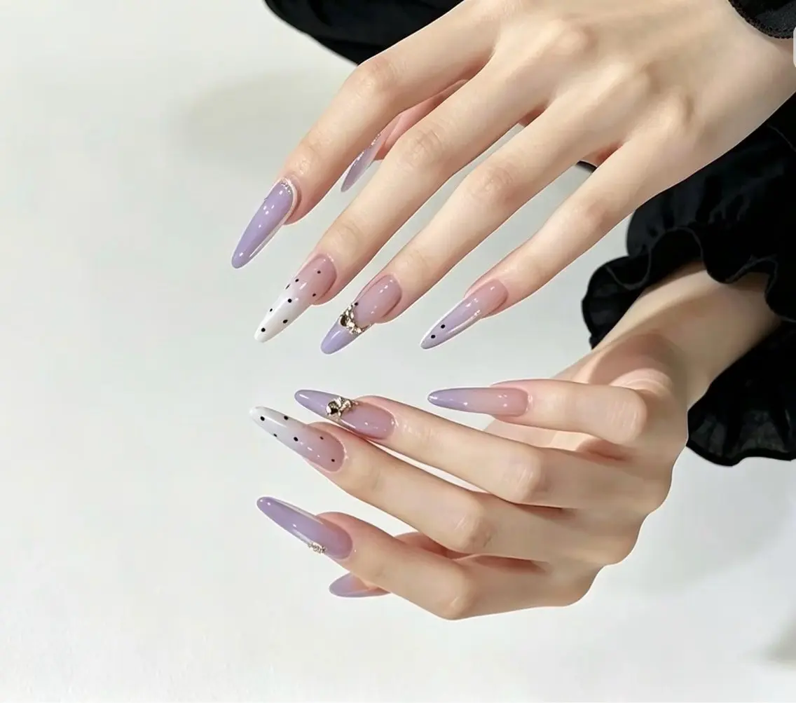 ネイル フレンチネイル ラメ(グリッター) ラメグラデーション マグネットネイル 持ち込み Unicorn Nail原宿表参道のネイルデザイン