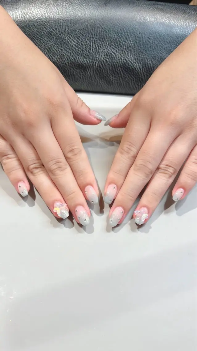 ネイル ラメ(グリッター) ラメグラデーション Allure Yuuのネイルデザイン