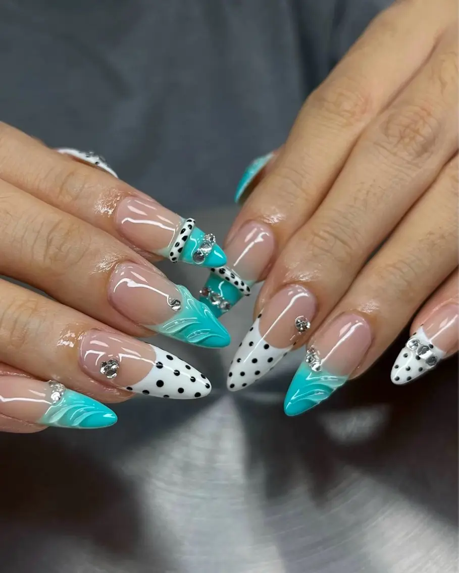 ネイル チークネイル ドット フレンチネイル グラデーション 韓国ネイル ハンドネイル Minette nailrinrinのネイルデザイン