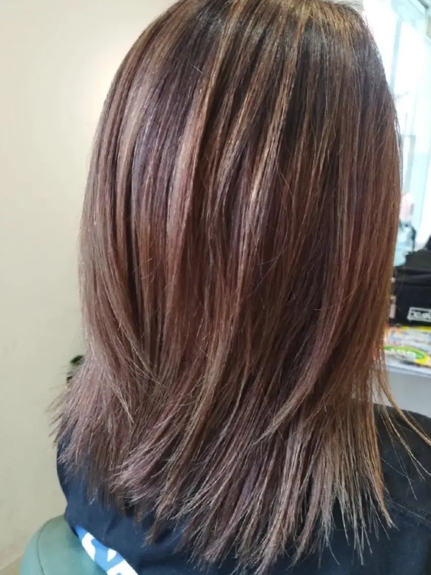 セミロング カット ヘアカラー 牧平 亜侑子のエステ・リラクイメージ