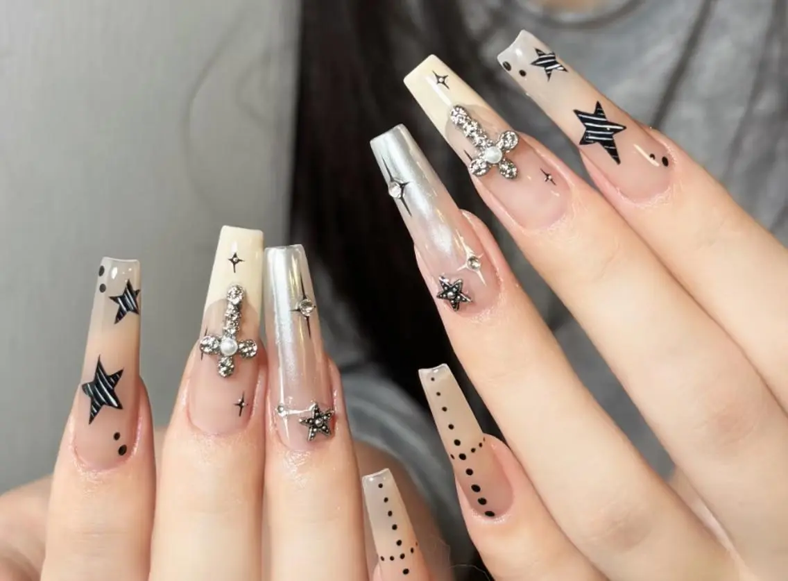 ネイル ハンドネイル ハンドケア 🍑 momo_nailのネイルデザイン