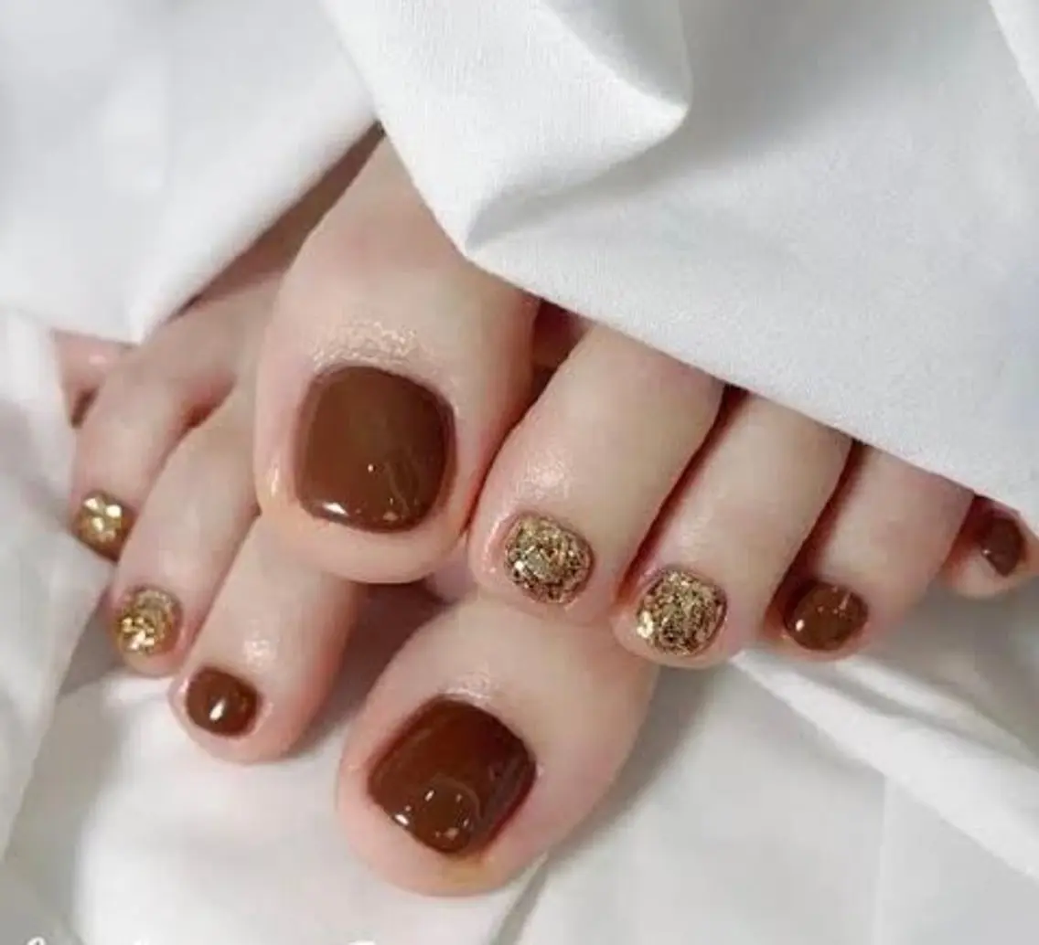 フットネイル💎オフなしドライケア込【フラッシュネイルもOK】✨2色までカラー変更OK！の写真