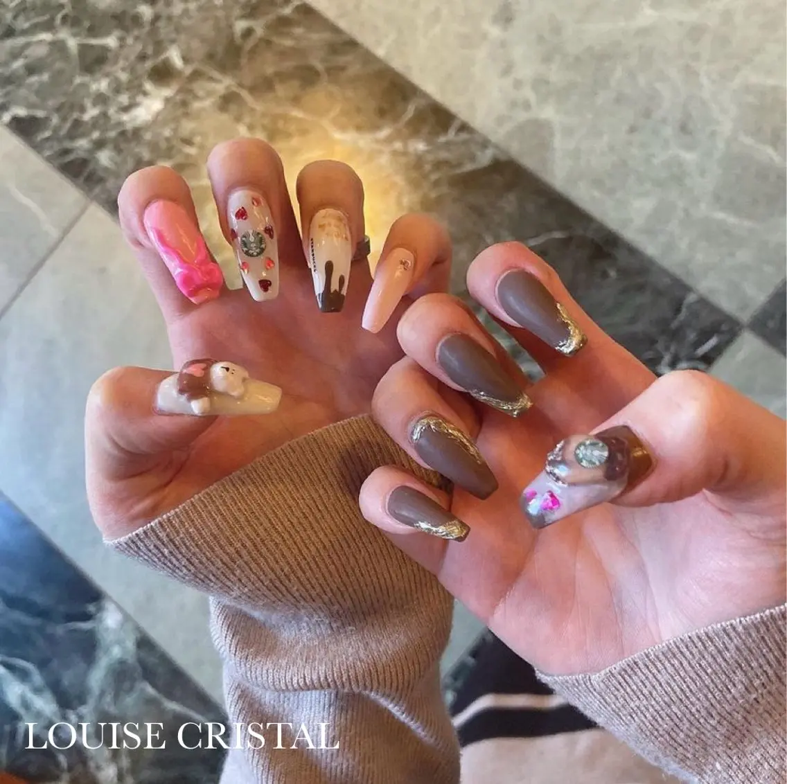ネイル ハンドネイル LOUISE CRYSTALのネイルデザイン