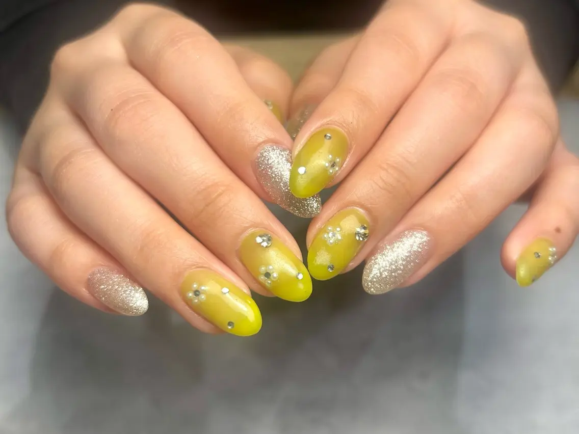 ネイル グリーン ハンドネイル maninail makiのネイルデザイン