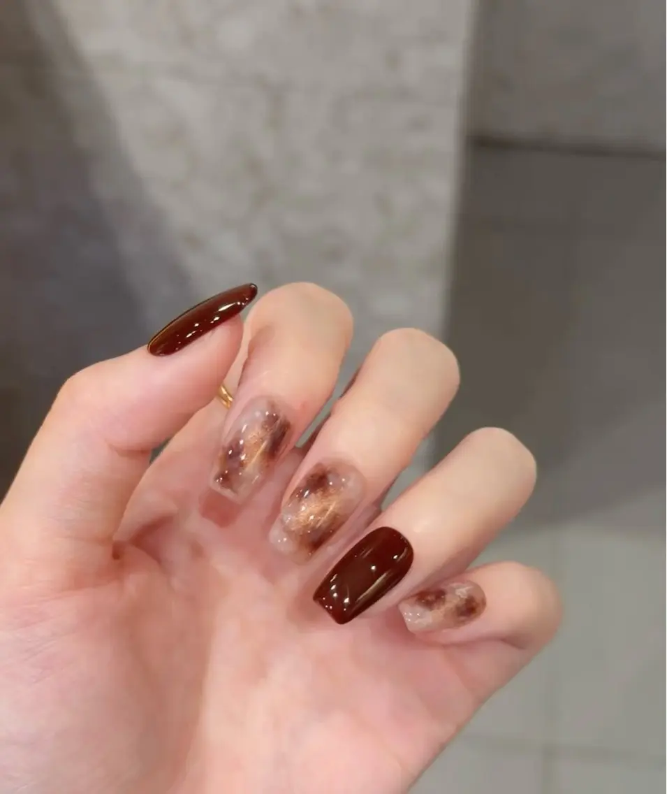 ネイル ハンドネイル 瞳 ネイルサロン😊のネイルデザイン