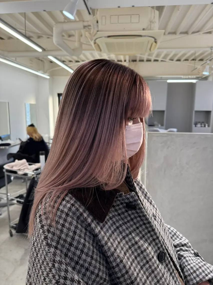 ロング ハイライト 髪質改善 レイヤーカット 縮毛矯正 トリートメント ヘアカラー トリートメント okumura makiのヘアスタイル