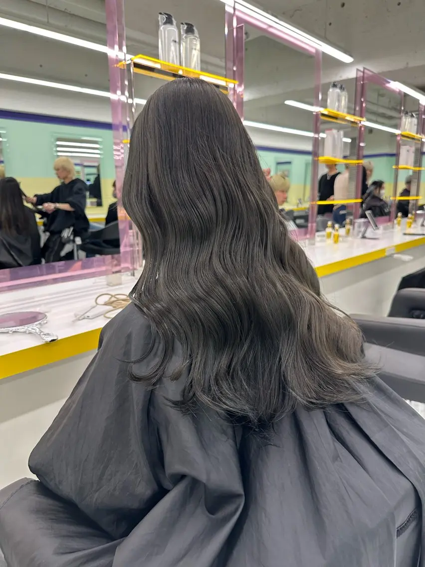カラー ヘアカラー トリートメント ブリーチ縮毛矯正飛我 韓国ヘア🫧のヘアスタイル