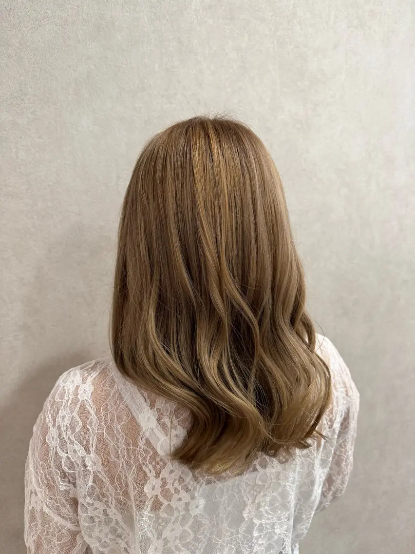 セミロング ヘアカラー Flower🌼藤田 陽華のヘアスタイル