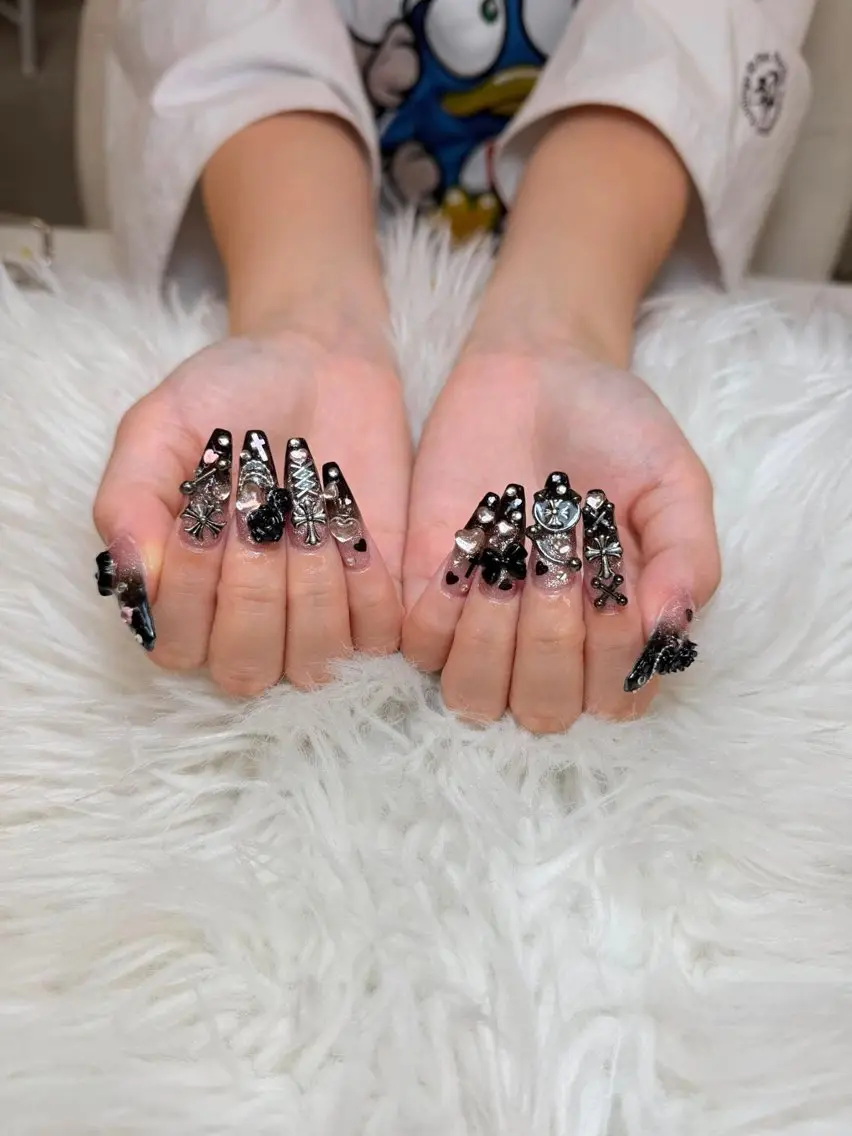 ネイル ハンドネイル ハンドケア Anh Nail 歌舞伎町のネイルデザイン