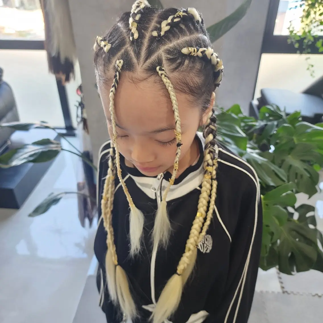 ヘアアレンジ キッズ 成人式 ESTELA... OHARA のヘアスタイル