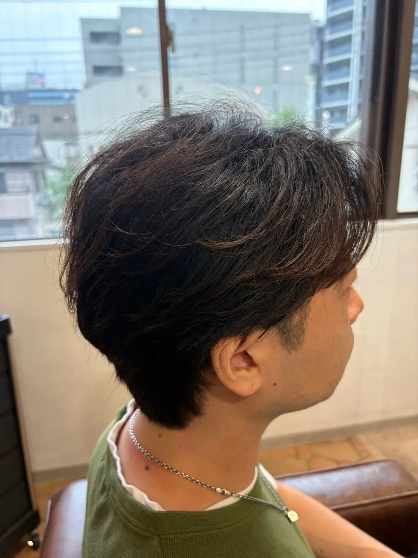 ショート パーマ メンズ センターパート カット 中澤 衿葉のヘアスタイル