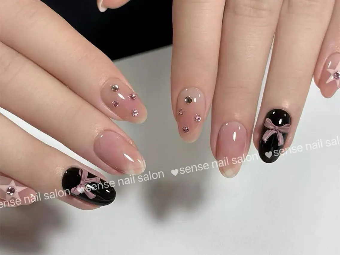 ネイル アートネイル ジェルネイル ガーリー ホログラムネイル ミディアムネイル ハンドネイル ハンドケア 💖NA.YUKI NAIL錦糸町店💖のネイルデザイン