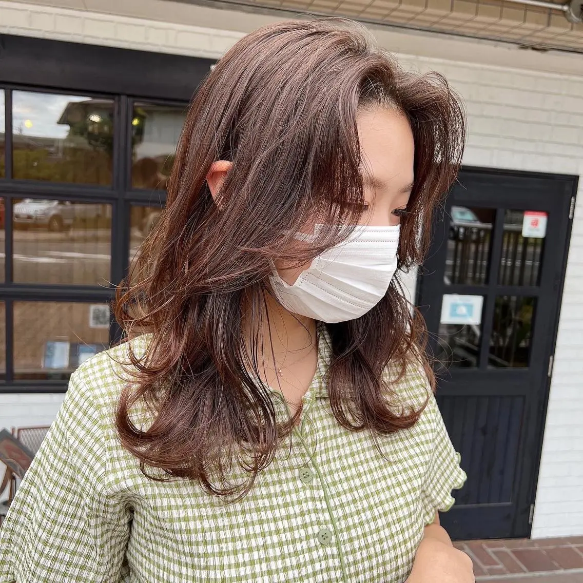 ミディアム カラー ブリーチ ケアブリーチ ダブルカラー イルミナカラー 顔周りカット カット ヘアカラー 髪質改善と艶カラー 💎坂田 裕紀のヘアスタイル
