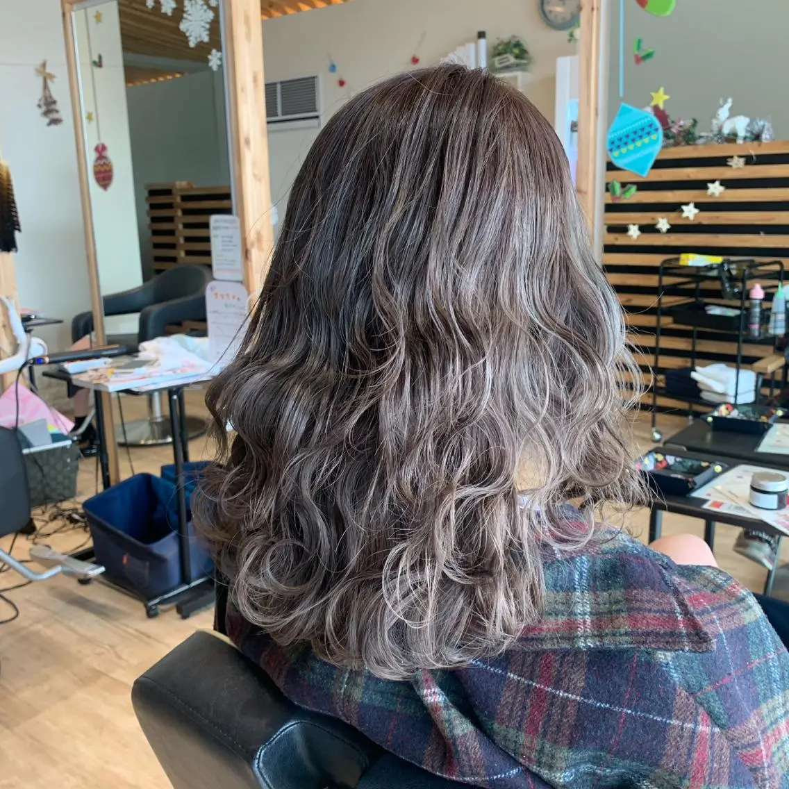 ロング カラー 関口 友行のヘアスタイル