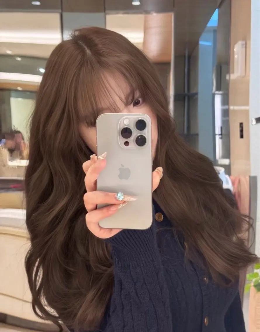カラー ブラウンカラー 透明感カラー ainaのヘアスタイル