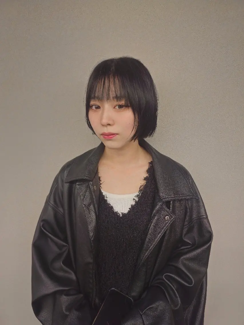 カラー セミロング OMA カタギシのヘアスタイル