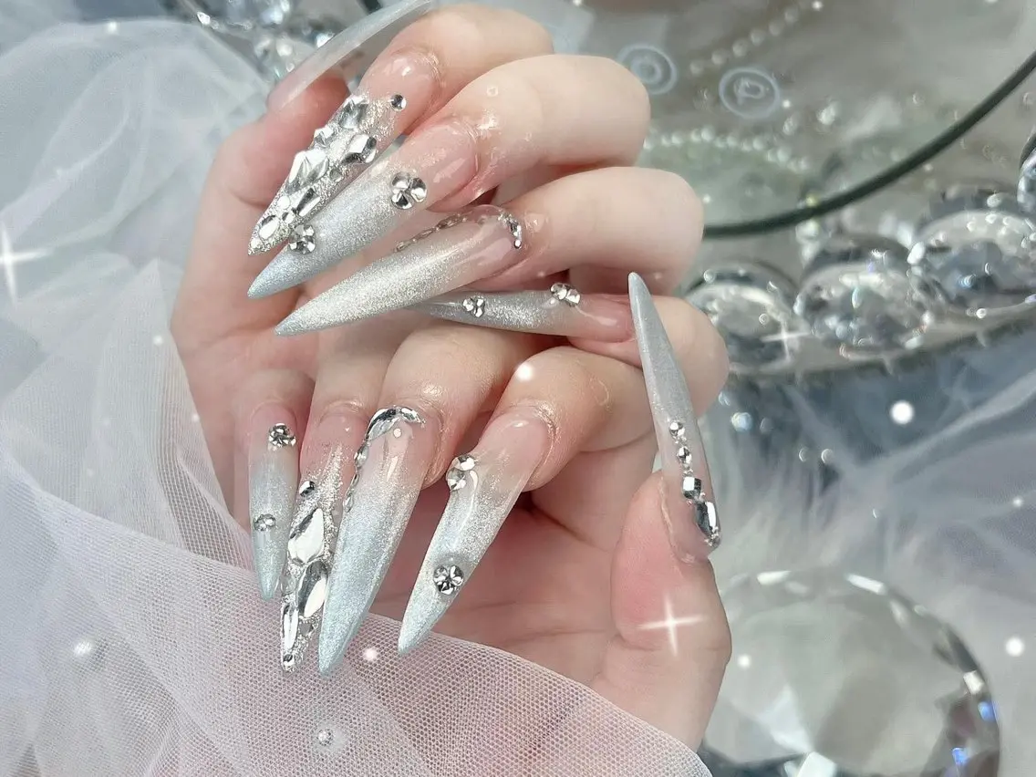 ネイル アートネイル フラワーネイル ジェルネイル キラキラネイル 韓国ネイル ハンドネイル Nova Nail Studioのネイルデザイン