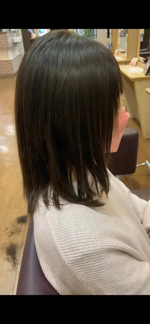 セミロング コバヤシ ユウスケのヘアスタイル