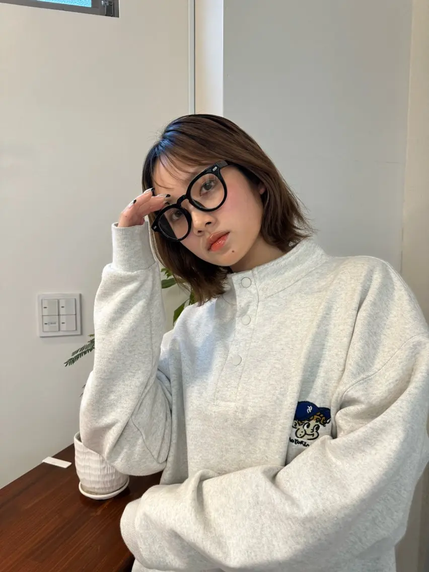 ミディアム ボブ ヘアカラー 顔まわりレイヤー 透明感カラー🩵🩵のヘアスタイル