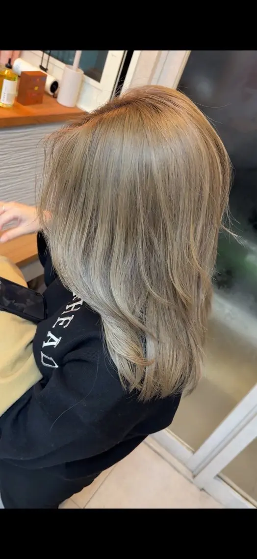 ロング カラー ブリーチカラー🦁 由見幸輝のヘアスタイル