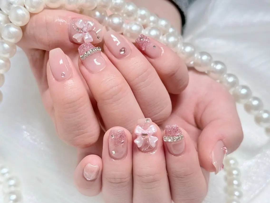 ネイル オーロラネイル 長さ出し フレンチネイル ガーリー キラキラネイル RIn 🎀のネイルデザイン