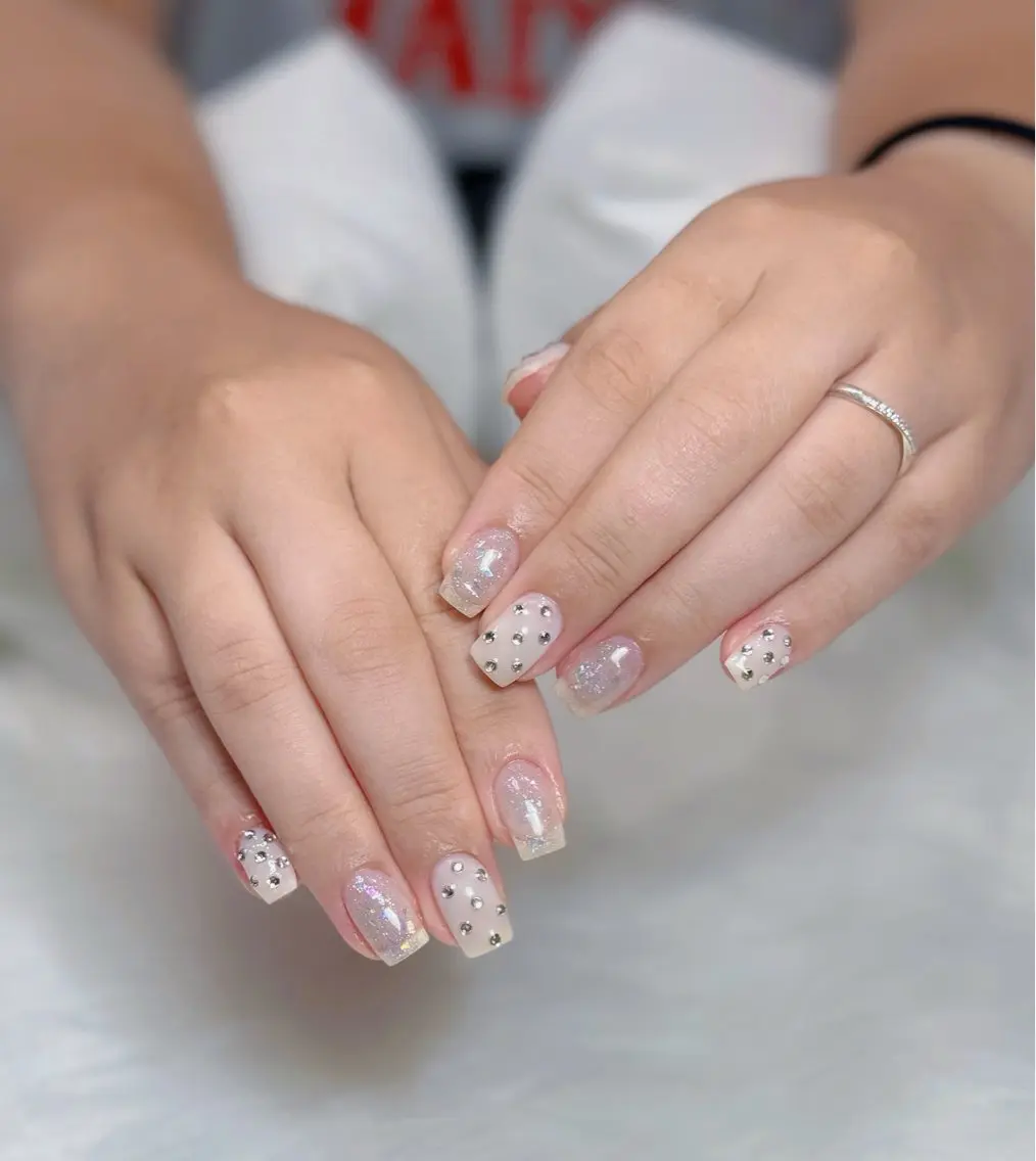 ネイル オーロラネイル チークネイル フットネイル フレンチネイル ジェルネイル ハンドネイル Nichi Nailsのネイルデザイン