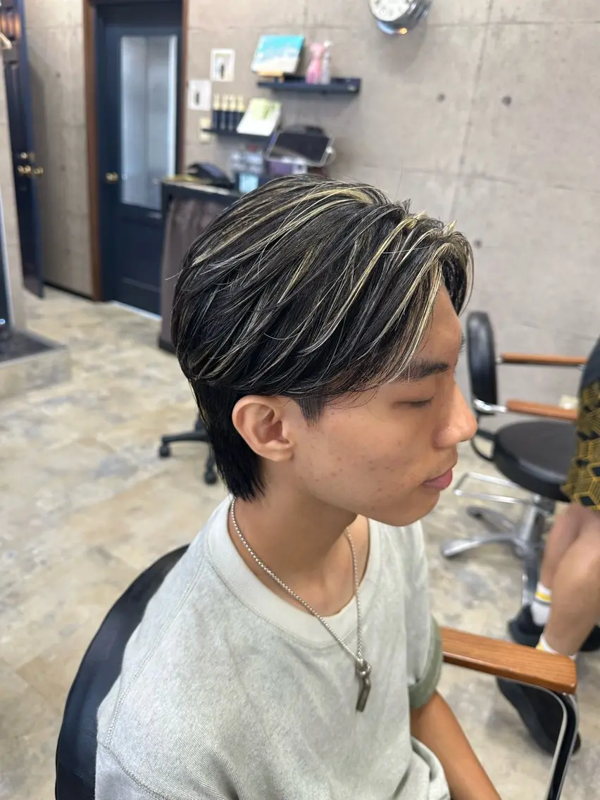カラー メンズ メンズハイライト ハイライトカラー カット ヘアカラー 💎メンズパーマ特化 🥇メンズのプロのヘアスタイル