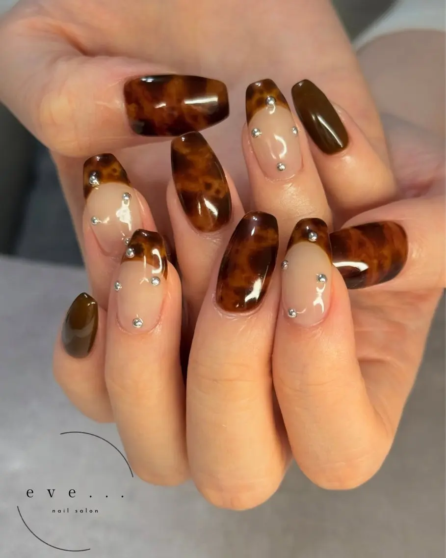 ネイル べっ甲ネイル ハンドネイル nail salon eve...のネイルデザイン