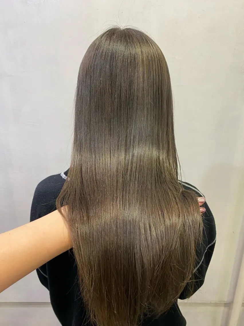 ロング カラー ベージュカラー オリーブベージュ レイヤーカット 髪質改善特化🥣🫧 天神美容室のヘアスタイル