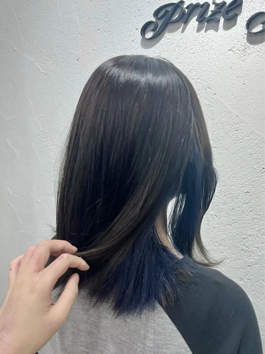 ミディアム カラー ブリーチ ブルーカラー インナーカラー ネイビーカラー ヘアカラー トリートメント ✨レイヤーハイトーン tomoko🦋✨のヘアスタイル