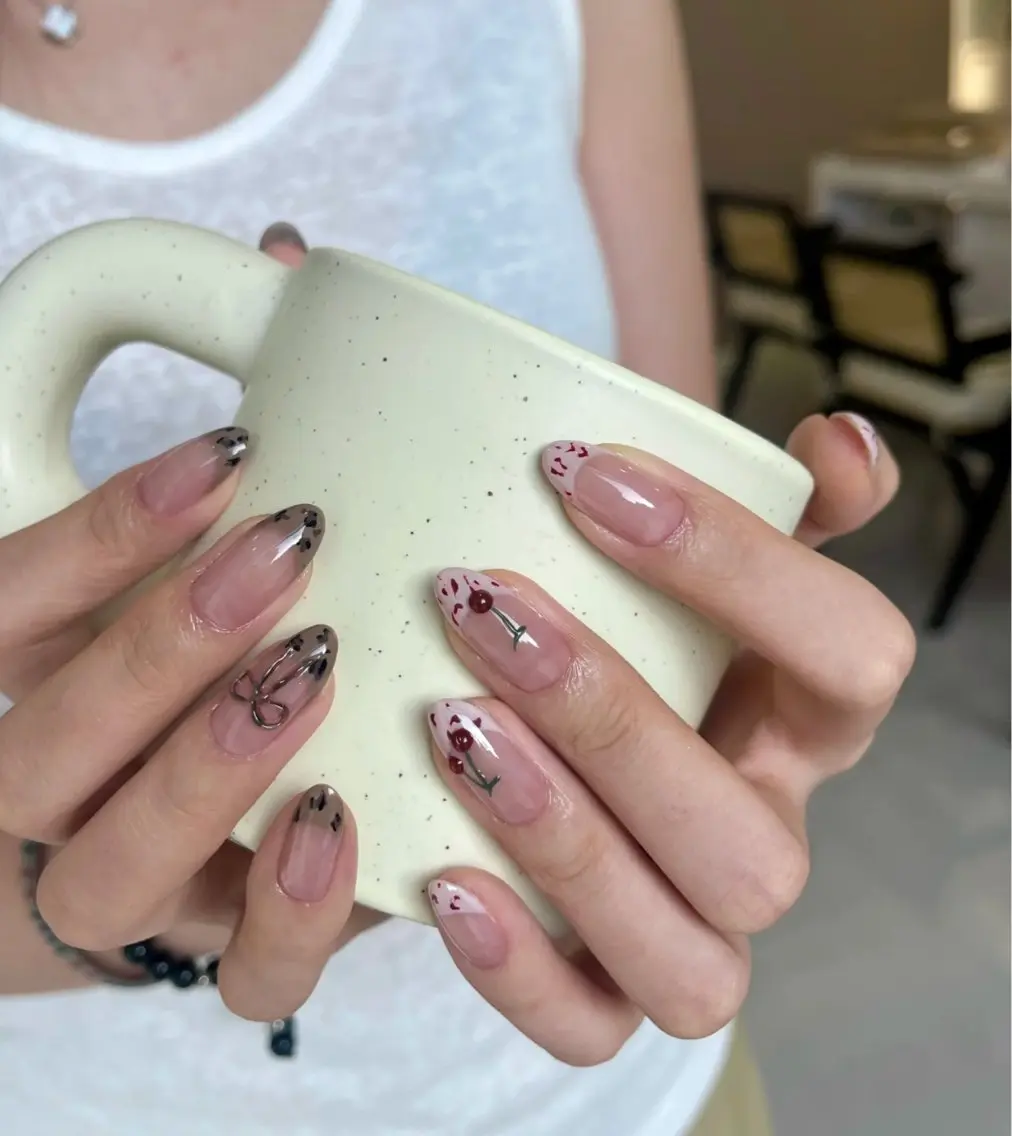ネイル アートネイル オーロラネイル チークネイル フレンチネイル ガラスフレンチ ハンドネイル 🎀🎀YooLi Nail Salonのネイルデザイン