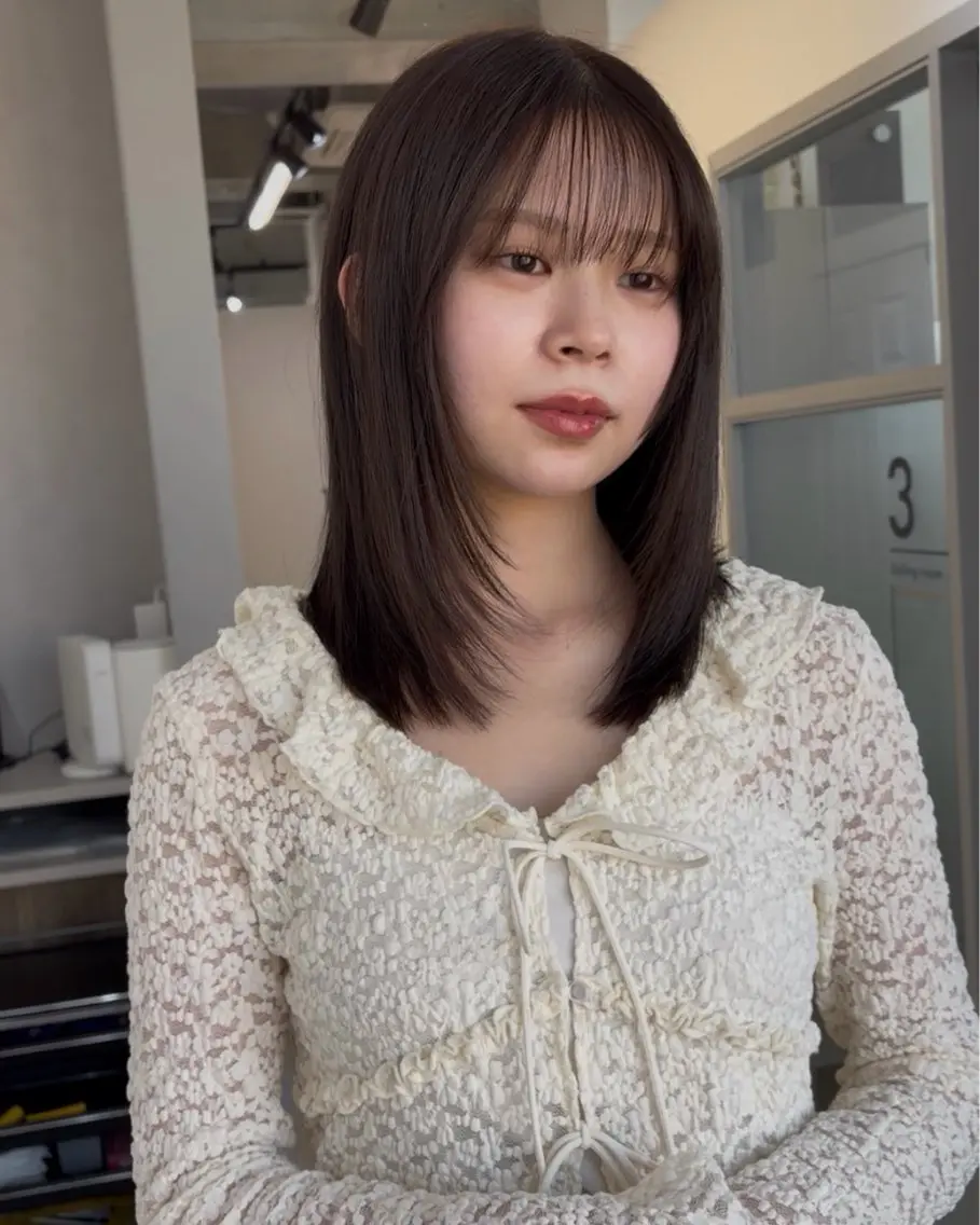 ミディアム レイヤーカット カット ヘアカラー トリートメント ヨシモトリョウ 髪質改善/美髪のヘアスタイル