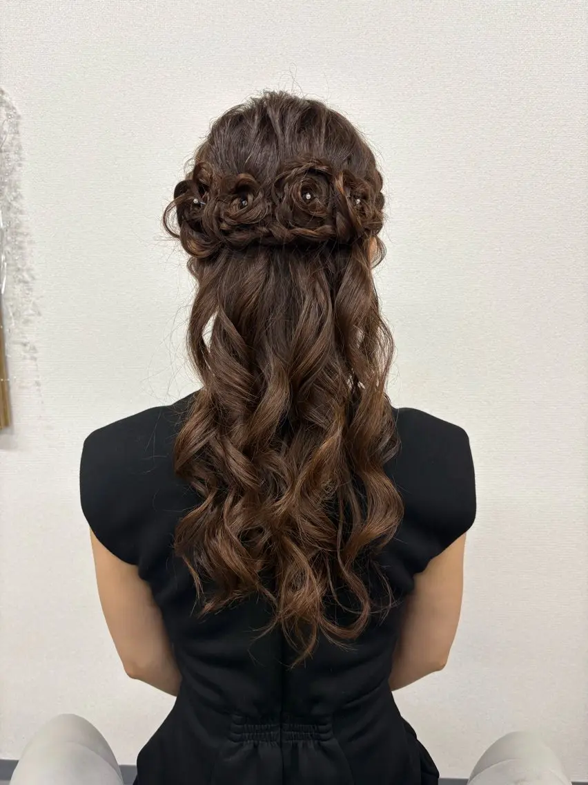 ✨️【フルールアレンジハーフアップヘアセット】✨️お花アレンジヘアセット✨️の写真