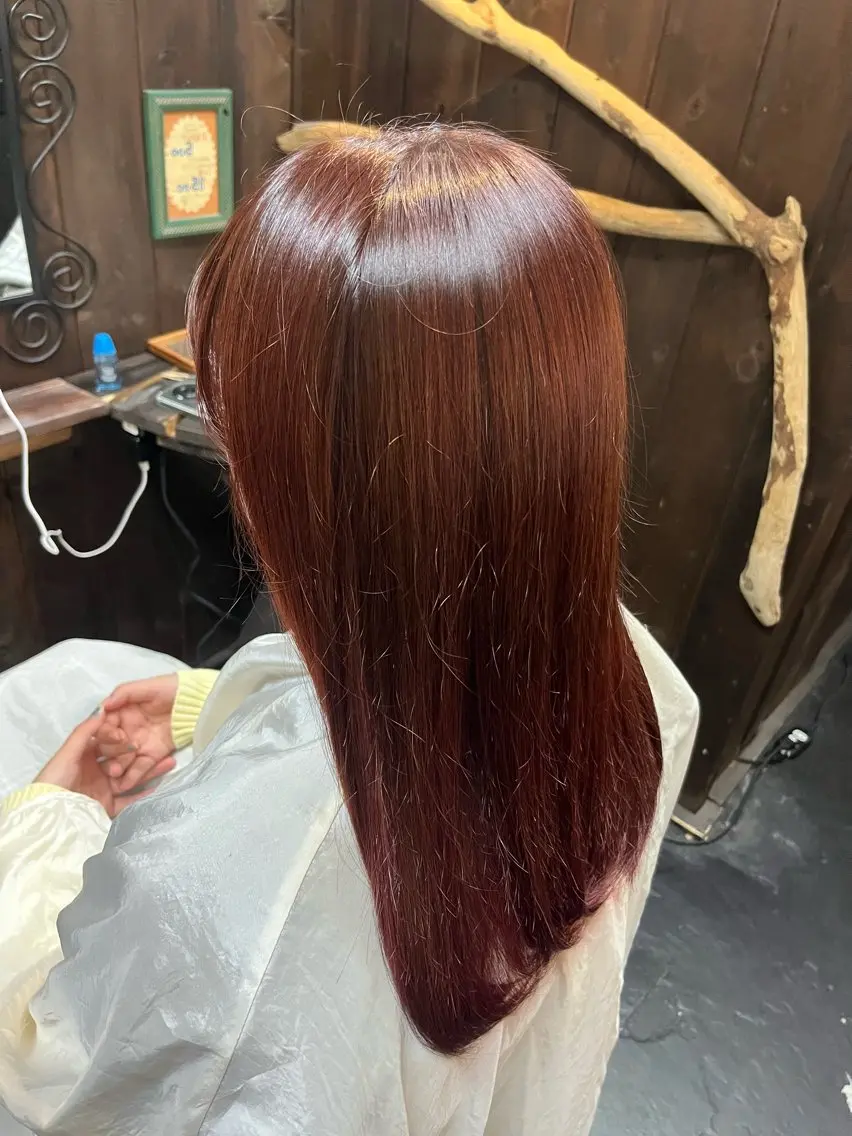 カラー ヘアカラー 秋本 由愛のヘアスタイル