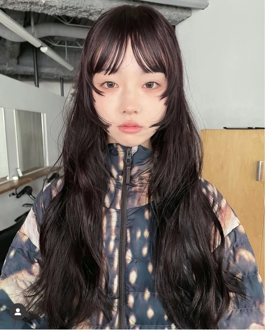 ロング ヘアカラー 保坂 ひなたのヘアスタイル