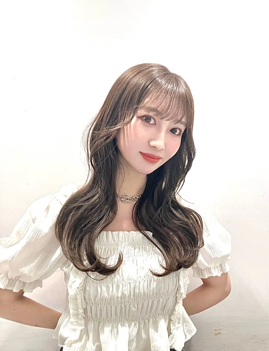 【似合わせカット+透明感カラー🌿】　　　ナチュラルで抜け感あるスタイルに！　　　平日は特にお安くなります❗️の写真