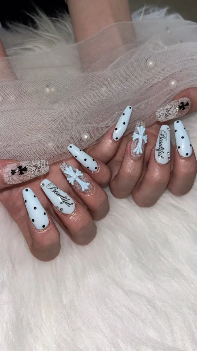 セミロング ハンドネイル SERINA NAILのネイルデザイン
