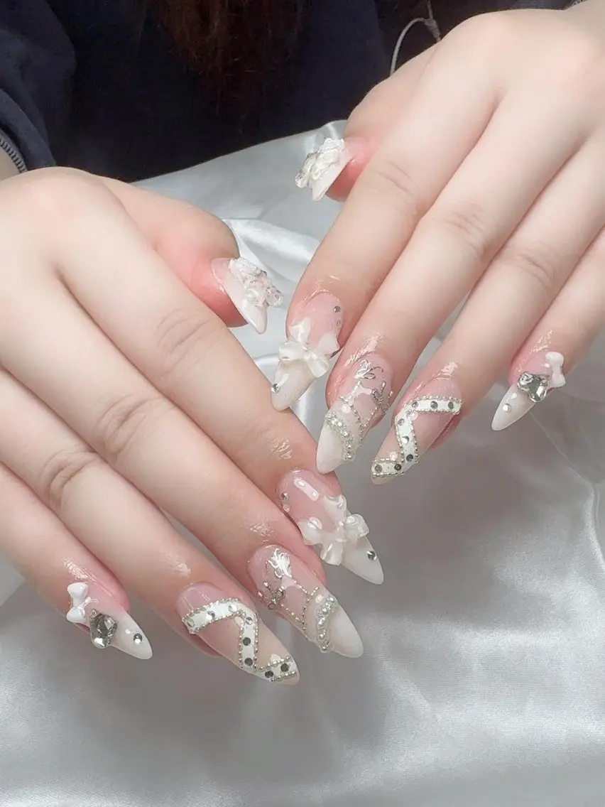 ネイル 韓国ネイル 水色 マグネットネイル ニュアンスネイル オフィスネイル ハンドネイル Hana Rose Nailのネイルデザイン